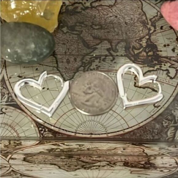 The Statement Heart earrings hoop huggie in 925 silver - Picture 2 of 6